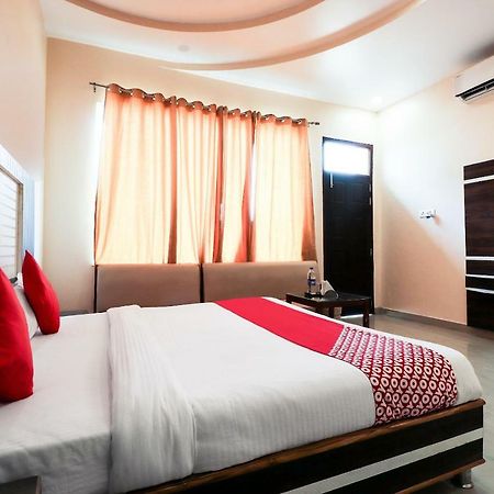 Oyo 39959 Hotel Bandhan Bahraich Exterior foto