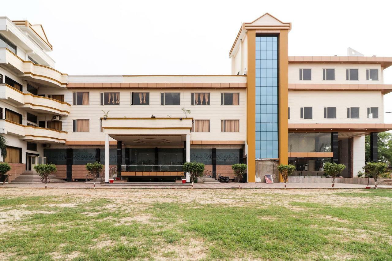 Oyo 39959 Hotel Bandhan Bahraich Exterior foto