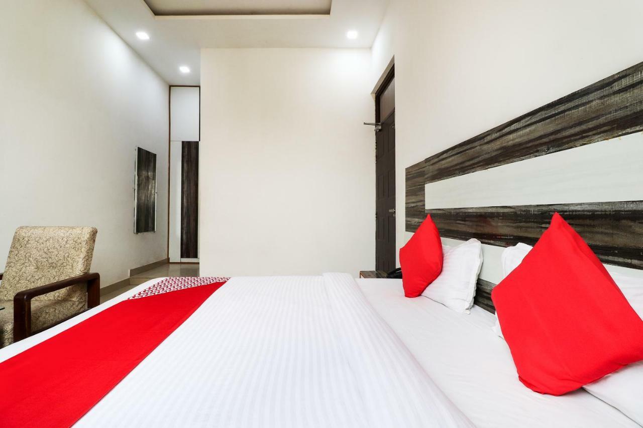 Oyo 39959 Hotel Bandhan Bahraich Exterior foto