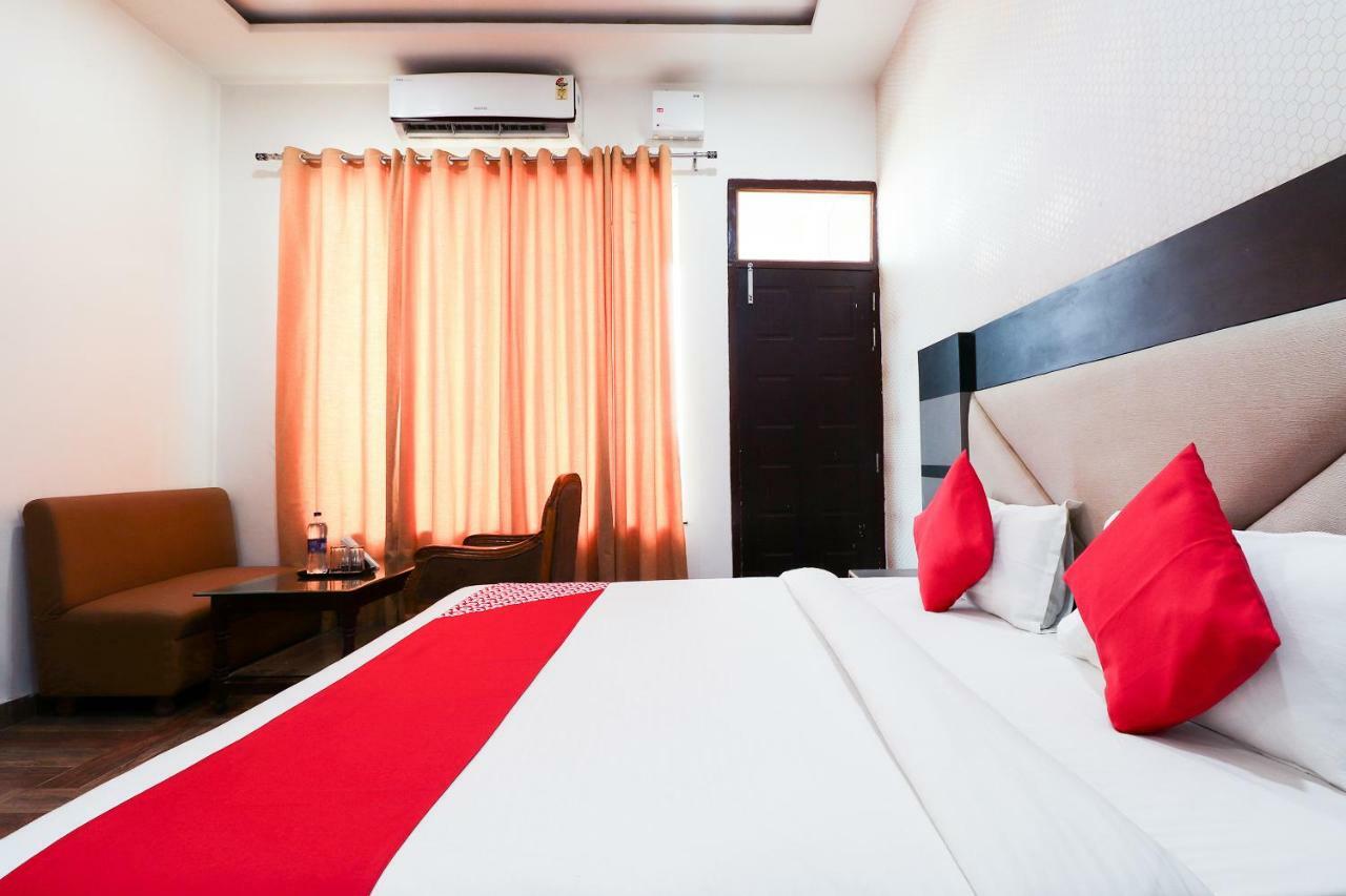 Oyo 39959 Hotel Bandhan Bahraich Exterior foto